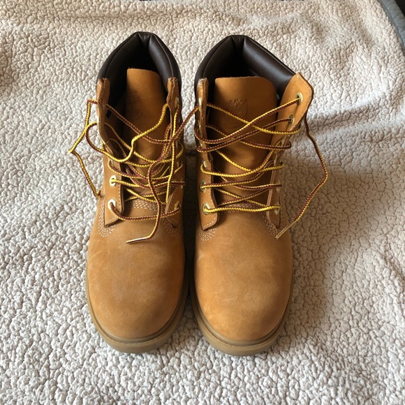 Women’s Timberland Boots Size 5.5 - Picture 2 of 16